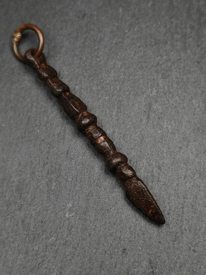 ONLE 1 - Gandhanra Authentic Old Phurba Amulet - Tibetan Ritual Kila Pendant - Made of Thokcha - 78mm Length