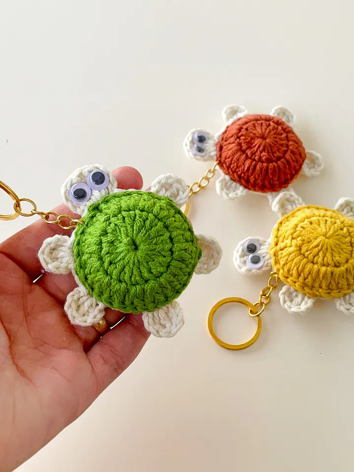 Crochet Turtle Keychain Pattern, Easy Crochet Keychain PDF Tutorial for Cute Handmade Turtle Bag Charm Gifts, Instant Download