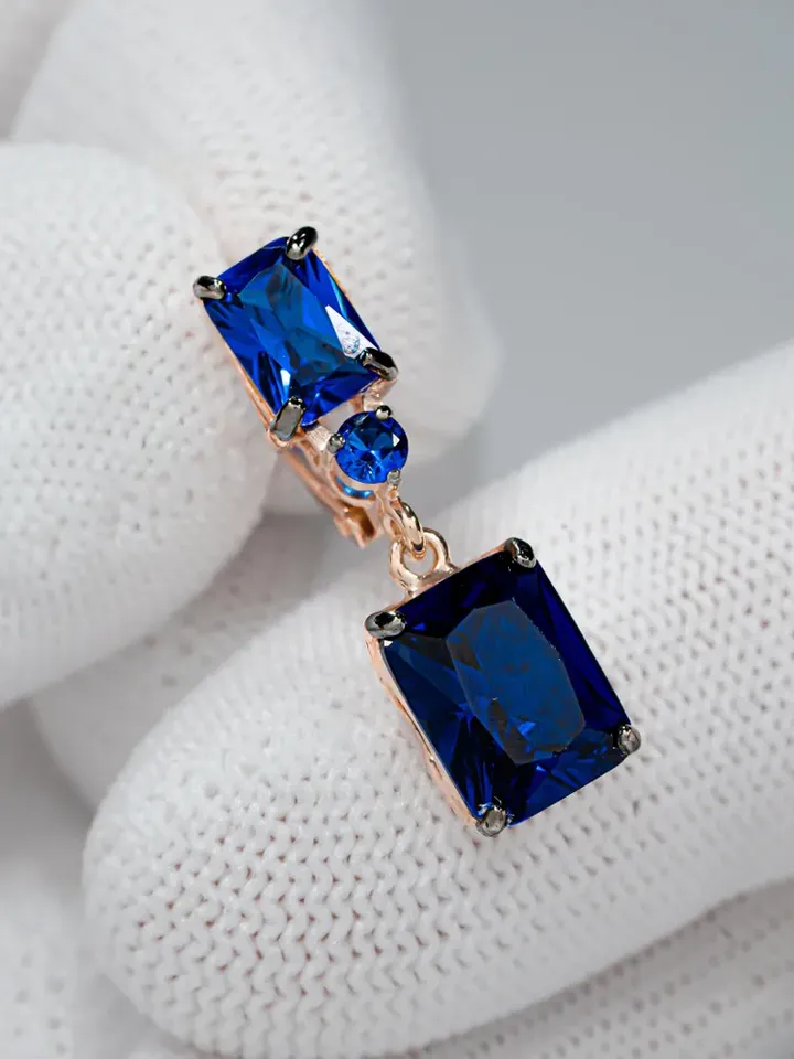 Earrings jewelry Silver gold plated 925 assay value with corundum sapphire