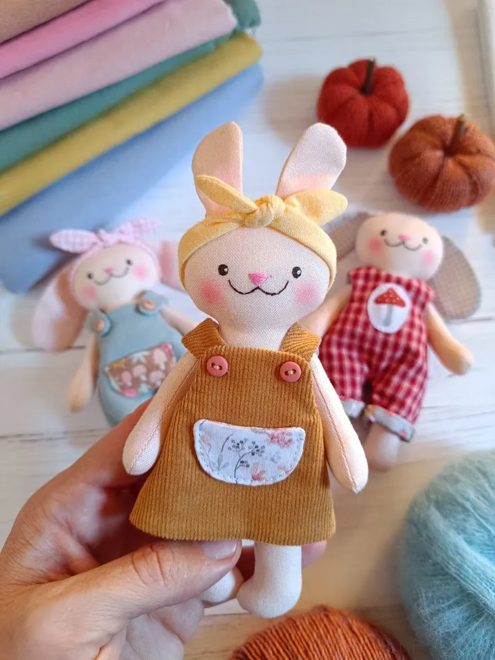 5,5 inch Bunny rag doll Sewing Pattern, Tiny Bunny Pattern, Baby Pocket Bunny Pattern, Easy Pattern, Soft Doll Pattern, Doll Clothes Pattern, Doll Bag Sewing Pattern & Tutorial - DIY Soft Textile Bag Dollhouse for 5,5 inch bunnies , Portable Small Carrot