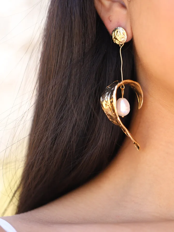 Gold Boho Wedding Earrings, Pearl Bridal Earrings, Vintage Chandelier Wedding Earrings, Statement Bridal Jewelry, Statement Wedding Earrings