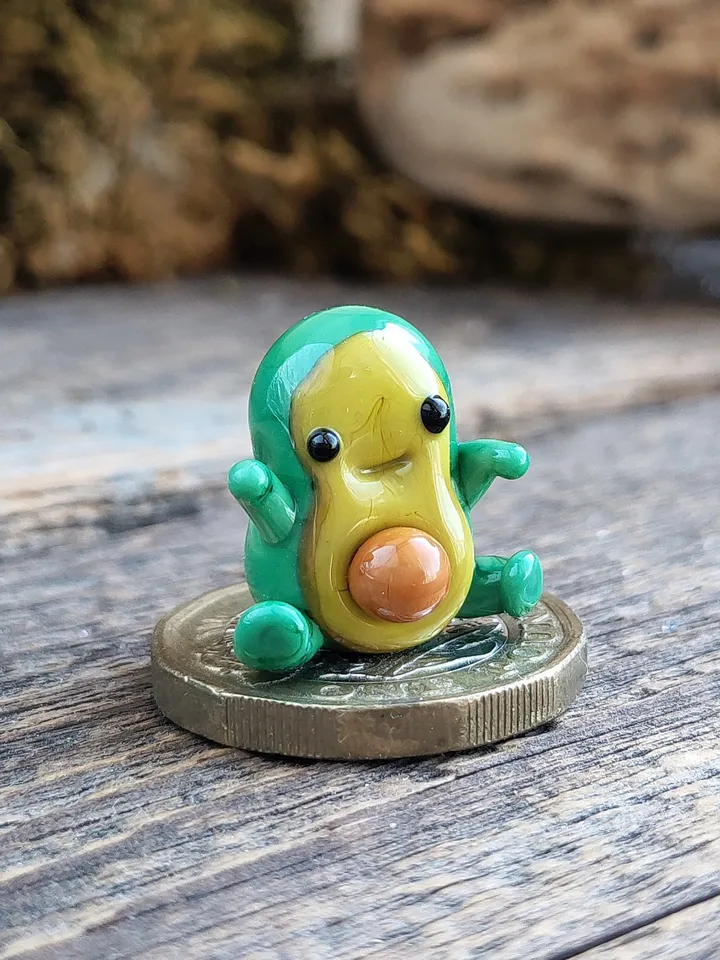 KAWAII AVOCADO figurine Miniature Avocado Glass Avocado beads Vegetable beads Miniature animals Vegatable ornament Decor Glass figurines