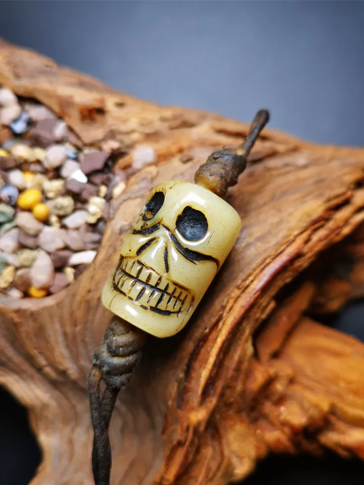 Gandhanra Tibetan Amulet,Yak Bone Carved Skull Sītavana Pendant, Hand-carved Skull Pendant Charm