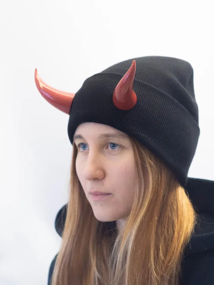 Black Beanie with red devil horns, slouchy fisherman-style beanie with bull horns for Halloween, Photoshoot, Realistic Fantasy Cosplay Horns