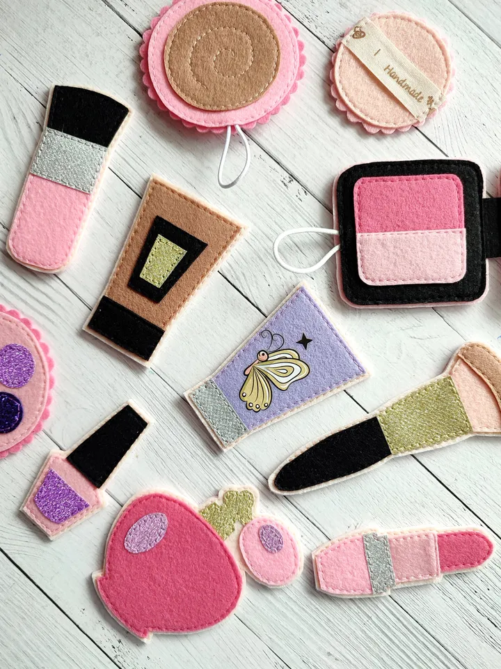 Felt bag and cosmetics set pattern, PDF sewing pattern ideas for girl, Felt makeup game tutorial