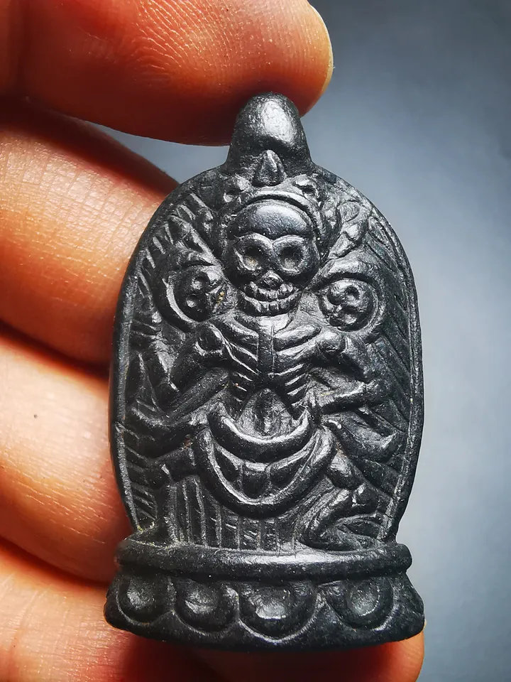 Gandhanra Antique Hand Carved Tibetan Amulet Pendant,Masters of Sitavana Skull,Made of Obsidian,100 Years Old