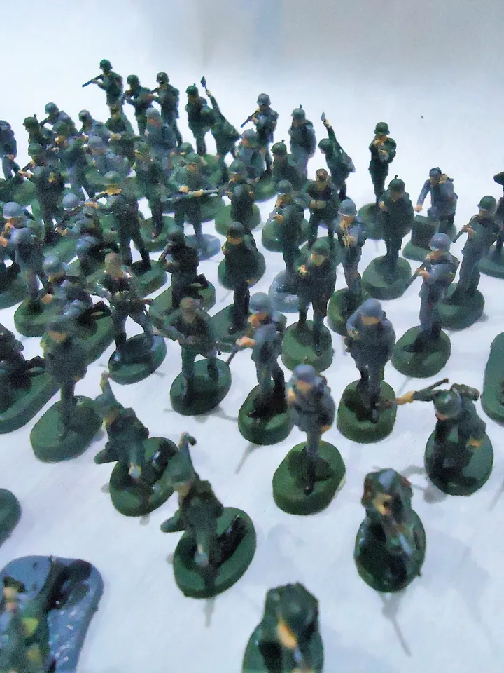 ZVEZDA 8078 GERMAN INFANTRY PLATOON 1942-1944 75 figures. Rare