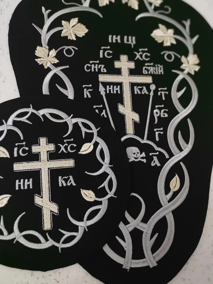 Napkins for the cross and chalice