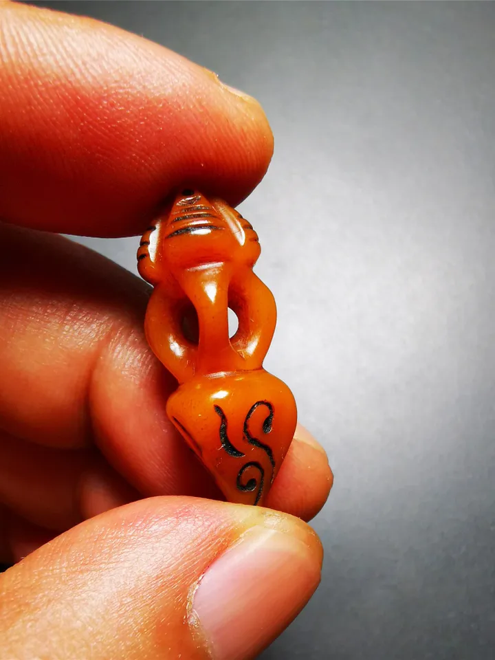 Gandhanra Tibetan Amulet,Yak Bone Carved Stupa Pendant, Hand-carved Phurba Pendant for Prayer Bead/Necklace