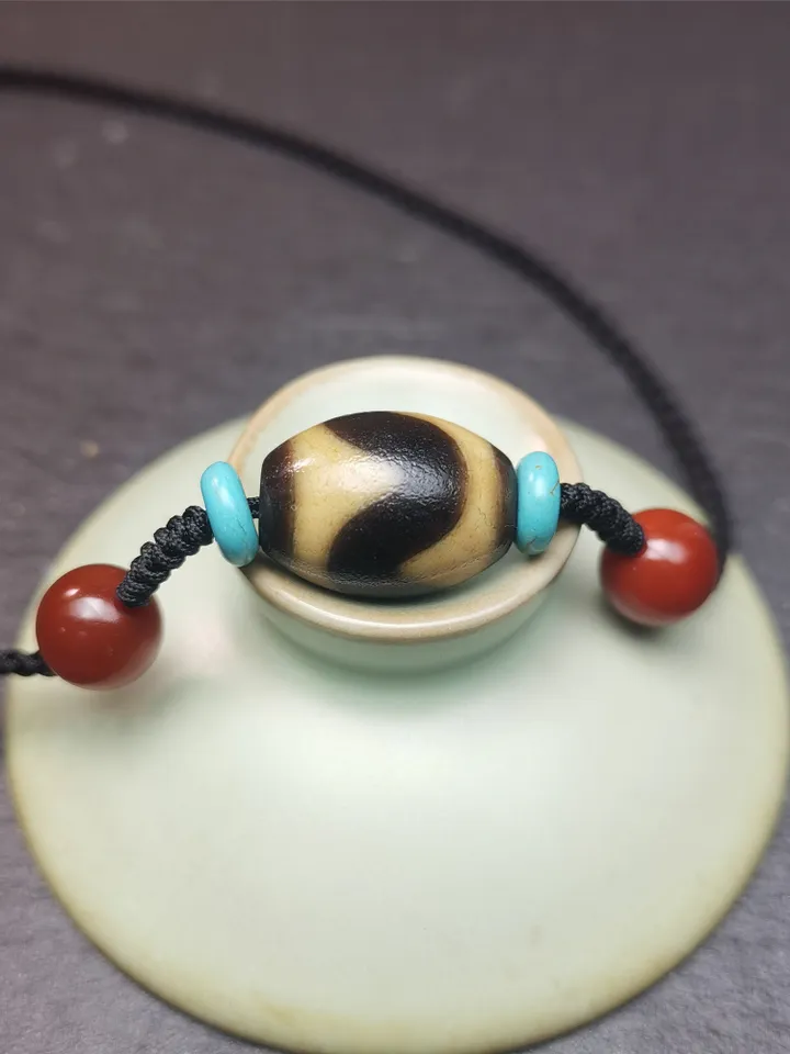 Gandhanra Antique Tibetan Tiger Tooth Dalo Dzi Bead Necklace,0.8" × 0.6",40 Years Old