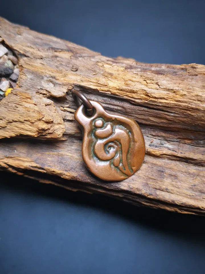 Gandhanra Handmade Shankha,Divine Conch Badge,Tibetan Buddhist Amulet Pendant