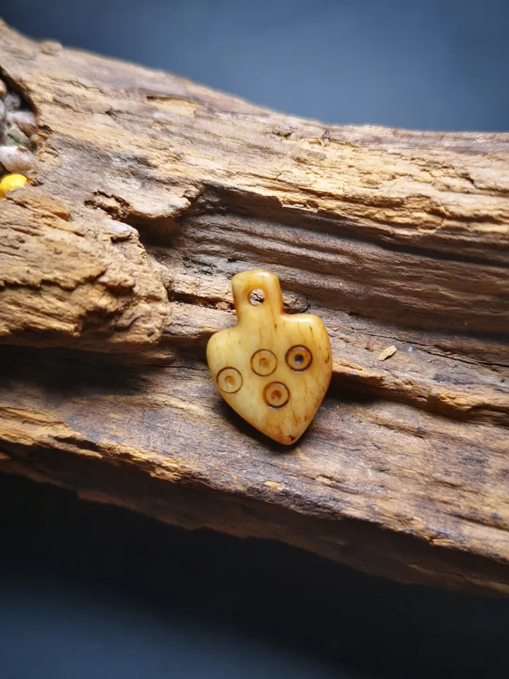 Bone Carved Nubro Pendant,Mani Jewel/Wish-Fulfilling Cintamani,for Mala,Prayer Beads Accessories,Gandhanra Tibetan Amulet
