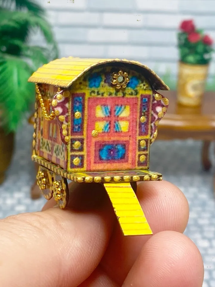DIGITAL DOWNLOAD FOR PRINT. TUTORIAL. Video tutorial on creating a miniature puppet gypsy van. 1:12