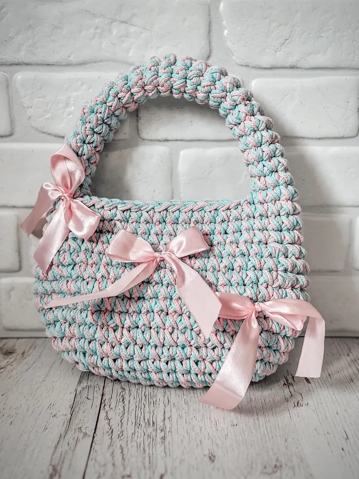 Crochet pattern bow easy trendy handbag PDF digital instant download and video tutorial, shoulder bag, furry bag, egg bag, hobo bag, tote