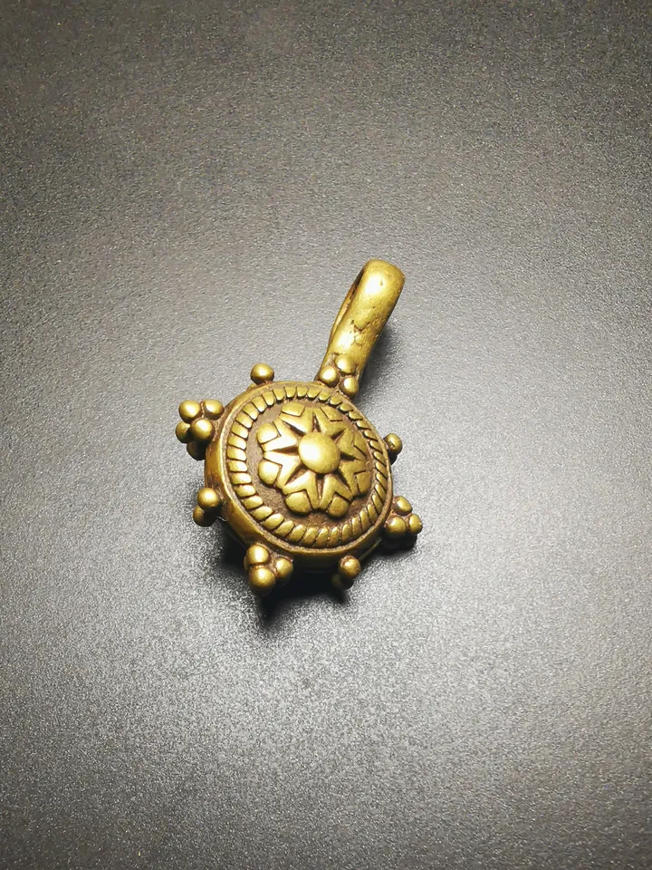 Gandhanra Handmade Buddhist Mala Counter Clip,Bum Counter Clip for Prayer Beads,Dharmachakra / Prayer Wheel ,Mandala Shape