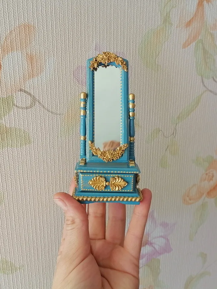Dollhouse mirror.1:12 scale.