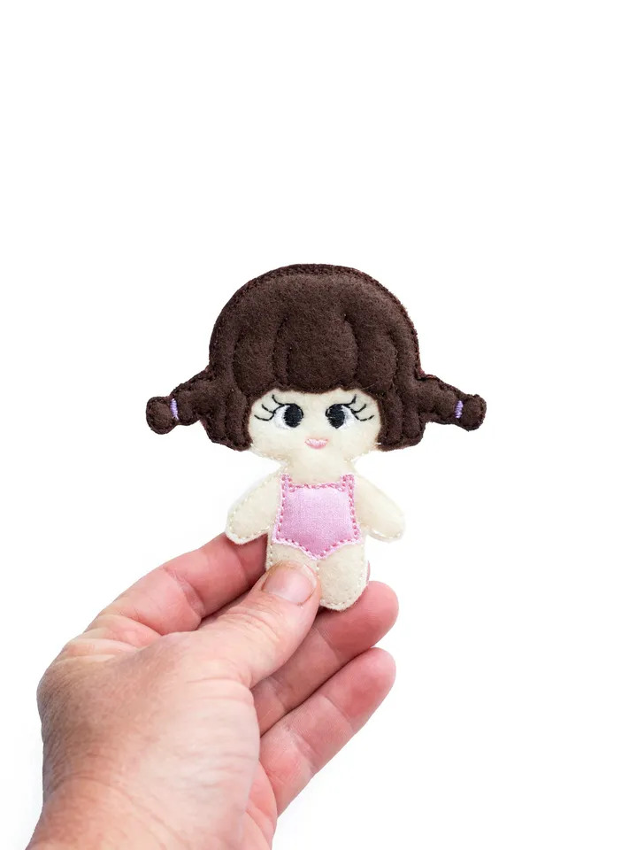 ITH Felt Dress Up Dolls Embroidery Design Set with Clothes, Miniature Toy Pattern, 5x7 Hoop Digital File