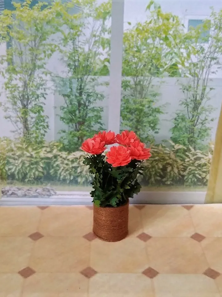 Flowers in a basket for a dollhouse. 1:12 scale.