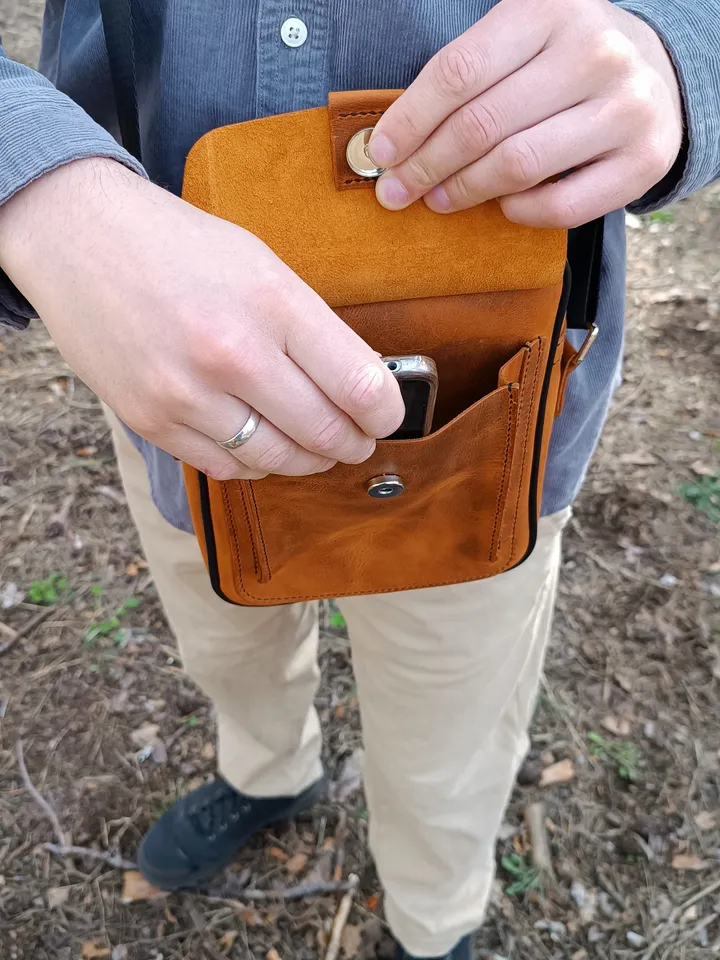 PDF Men's crossbody bag pattern - Download PDF & video TUTORIAL. Classic men's leather bag - pattern.