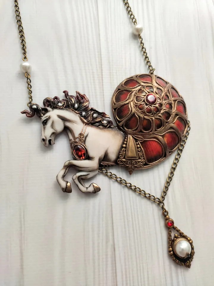 Red-White Hors Nautilus Jewelry necklace, pendant Nautilus