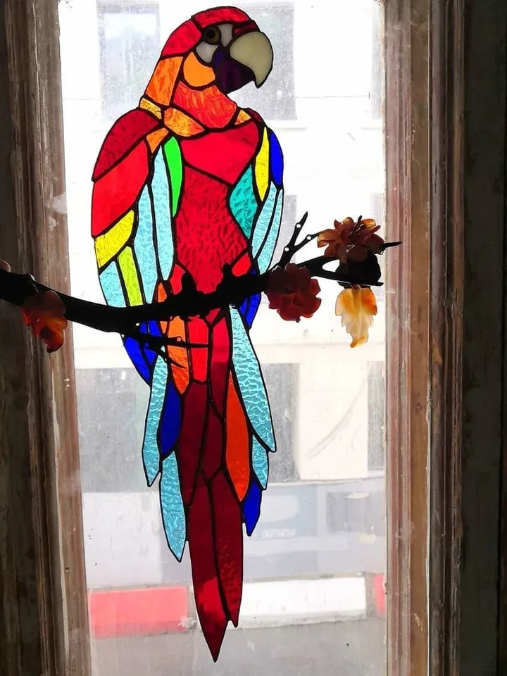 Macaw Parrot "Lucky One", Tiffany Stained Glass Art, Colorful Macaw Bird Glass Art, Tropical Parrot Tiffany Glass Decor, Stained Glass Macaw Wall Art, Handmade Glass Parrot Suncatcher, Exotic Bird Tiffany Stained Glass, Lucky Macaw Window Ornament