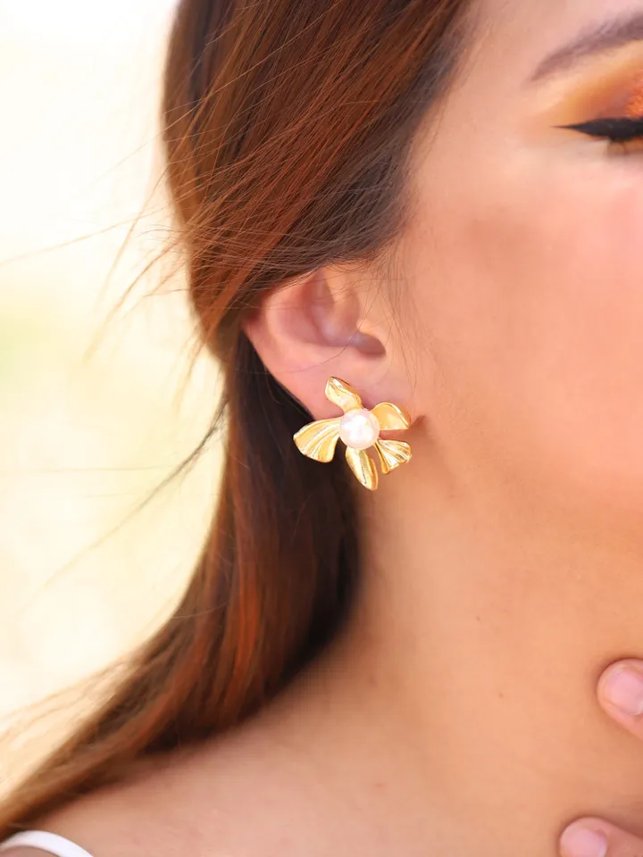 Art Deco Flower Wedding Earrings, Boho Bridal Earrings, Pearl Chandelier Statement Earrings, Floral Statement Bridal Jewelry Bridesmaid Gift