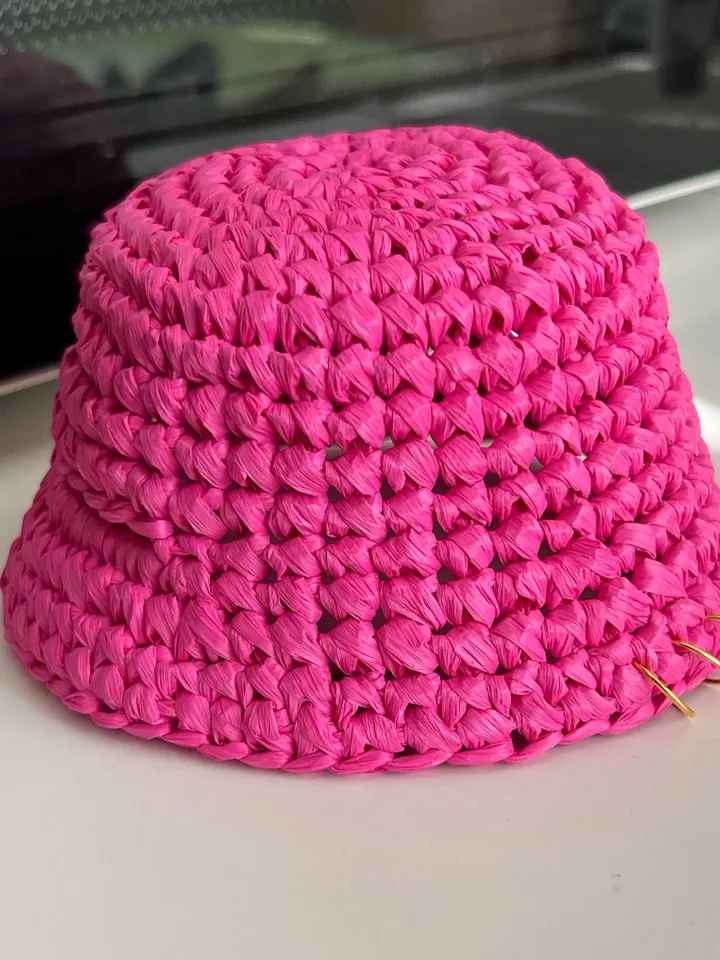 Pets bucket hat crochet pattern PDF, digital instant download, video tutorial, hat for cats and small dogs, kalush orchestra, pink hat