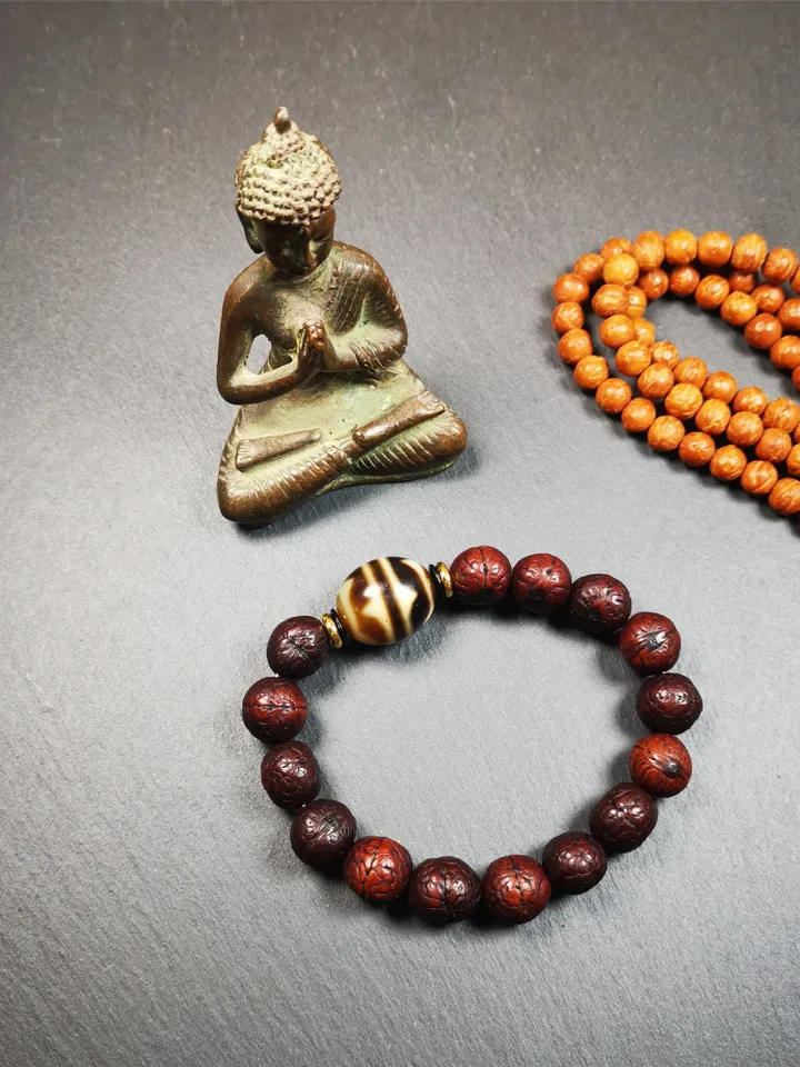 Gandhanra Unique Tibetan Dalo Dzi Bead Bracelet(30 Years Old), Tiger Tooth Dzi with Old Bodhi Beads,,Fit for 15-19cm Wrist