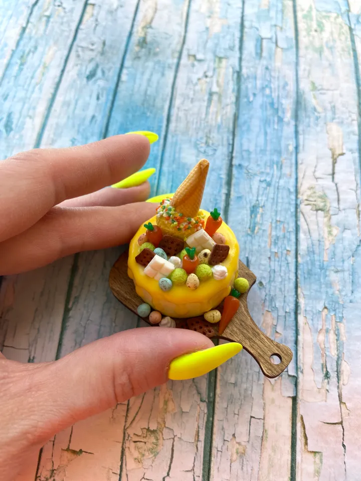 Miniature Easter Cake with polymer clay for Dollhouse Souvenir