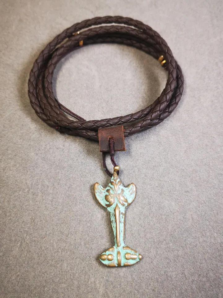 Gandhanra Handmade Tibetan Buddhist Amulet Garuda,Garula,Suparna,Golden-winged Bird Pendant,Made of Lima Brass,40 years old