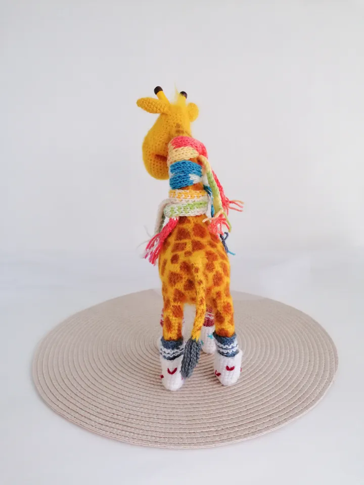 cute crochet giraffe