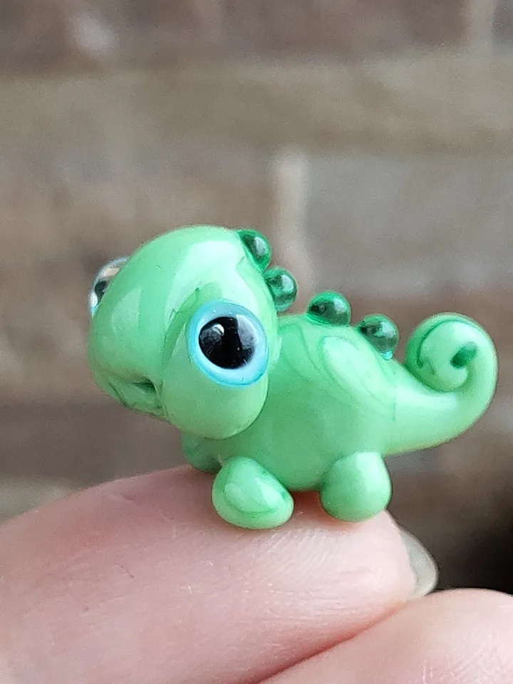 GLASS FIGURINES Chameleon figurine MIniature Chameleon ornament Glass Chameleon scuplture Chameleon gift Reptile figurine Terrarium Aquarium