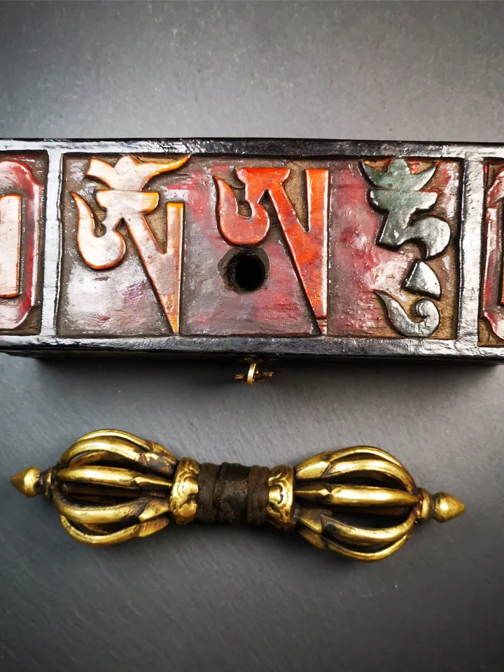 Gandhanra Powerful Vintage Vajra Dorje with Wooden Case ,Tibetan Tantric Buddhism (Vajrayana) Ritual Implement,Handmade in Nepal,7.0"