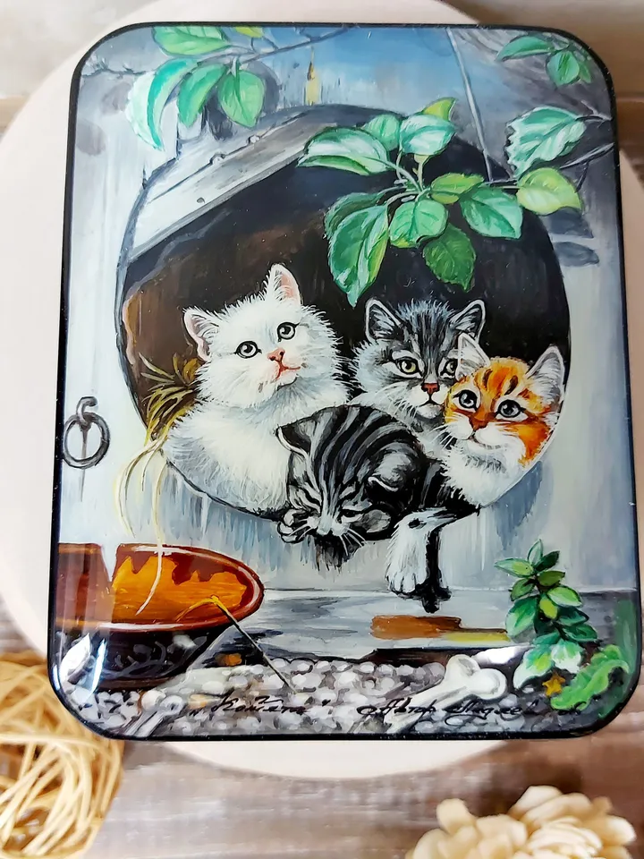 Hand-painted Lacquer box "Kittens" Miniature painting Beautiful work Jewelry box Mother-of-pearl made of Papier-mache Art gift Fedoskino