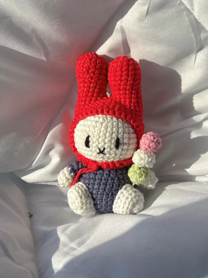 2 in 1 miffy crochet pattern + extra accessories, PDF crochet pattern amigurumi, US terms, Miffy with headphones
