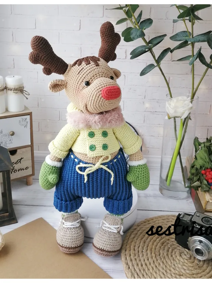 Christmas deer crochet toy