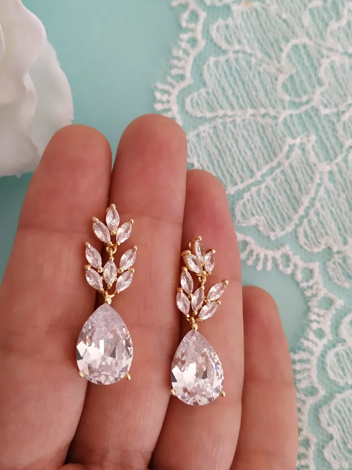Swarovski Crystal Bridal Earrings, Gold Wedding Earrings, Teardrop Earrings, Vintage Style Wedding Jewelry, Dangle Drop Bridal Earrings