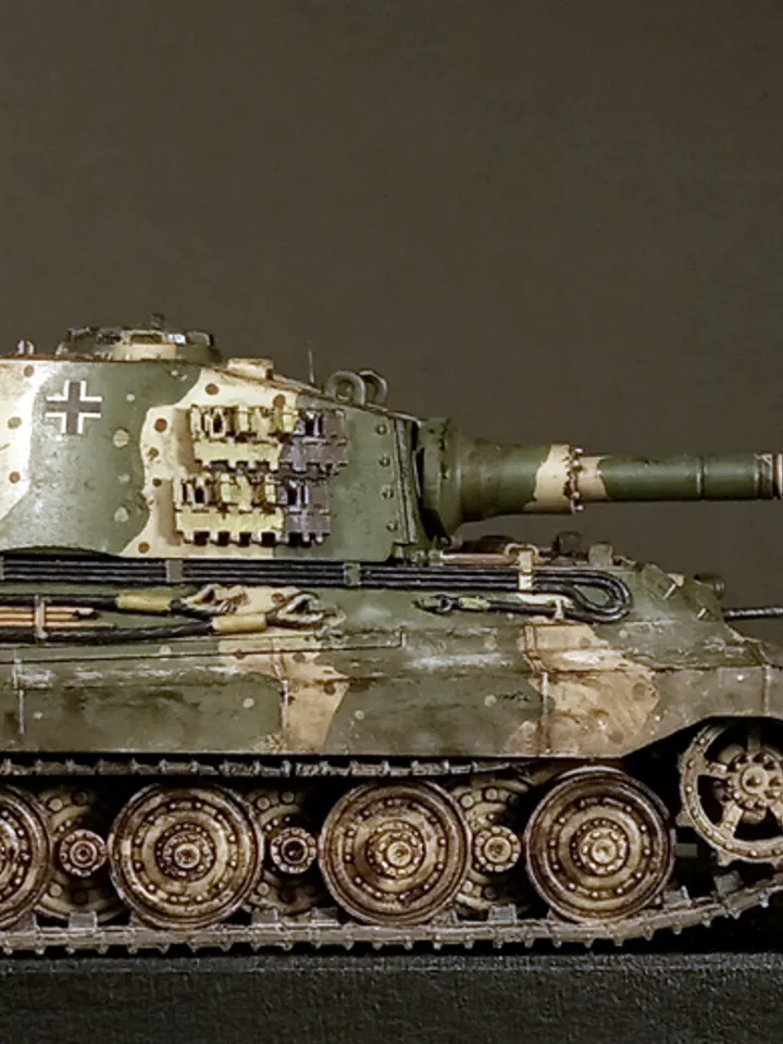 Pro Built model King Tiger Octopus camo, 1/72 scale