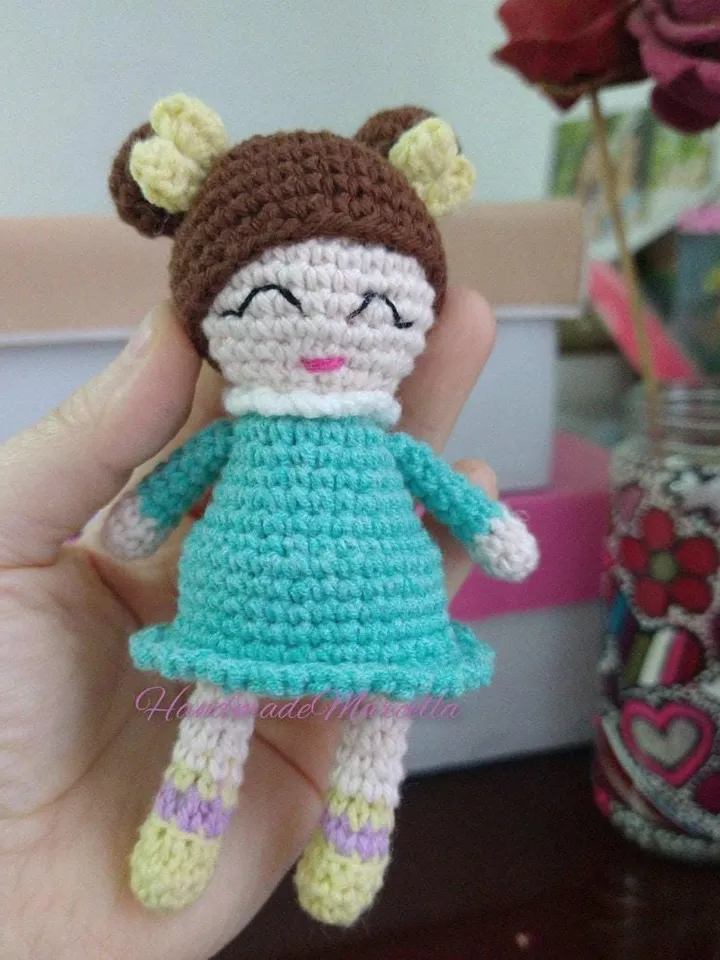 Elisa Doll β 33 cm Articulated Amigurumi with Mini Smiling Doll β Handmade Cotton Gift β Collectible Crochet Doll β Ready to Ship