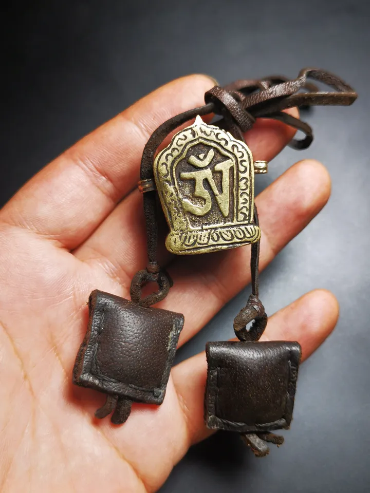 Gandhanra Antique Handmade Gau Ghau Shrine, Mini Tibetan Buddhist Altar Amulet Pendant,80 years old