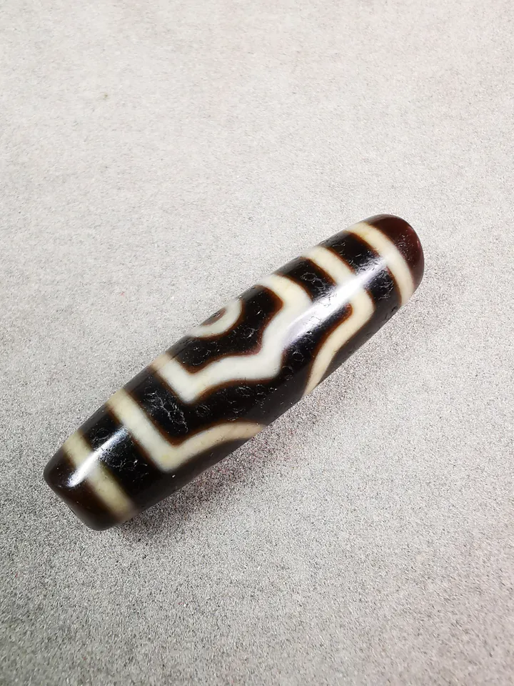 Gandhanra Tibetan 3 Eyed Dzi Bead,Tibetan Chung,Wealth Amulet,Small Size 40*11 mm