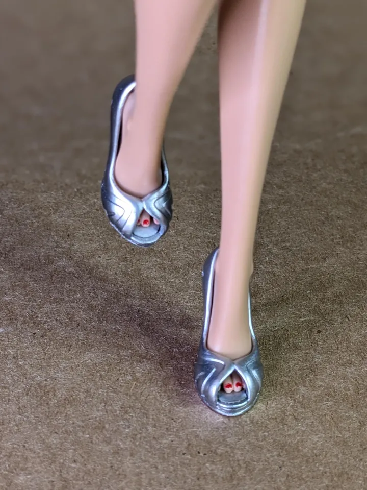 Silver heels sandals for fashion female dolls (Color Infusion, MH)