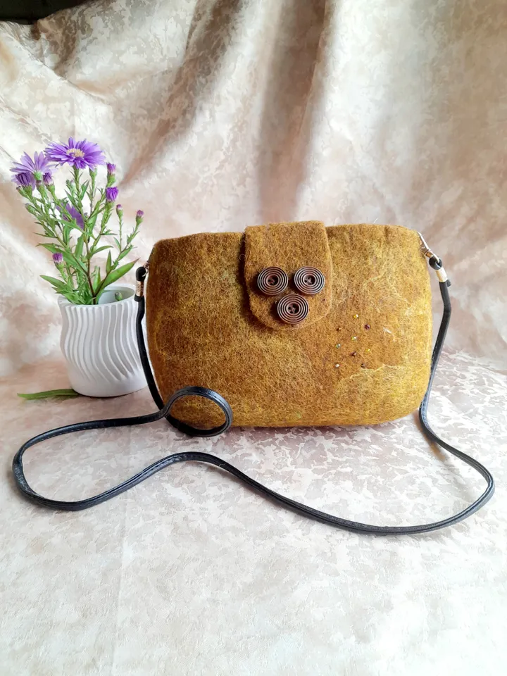Crossbody bag