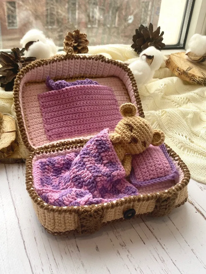 PDF Crochet Pattern Teddy Bear in Suitcase, Small Toy Pattern, Amigurumi, Animal Pattern, Amigurumi bear pattern, TUTORIAL bear in Eng