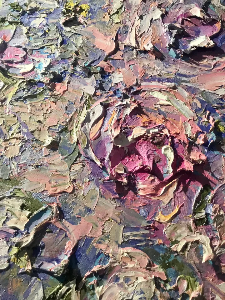 Abstract roses painting on round canvas, roses painting on canvas, impasto style impressionistic painting, unique handmade gift.