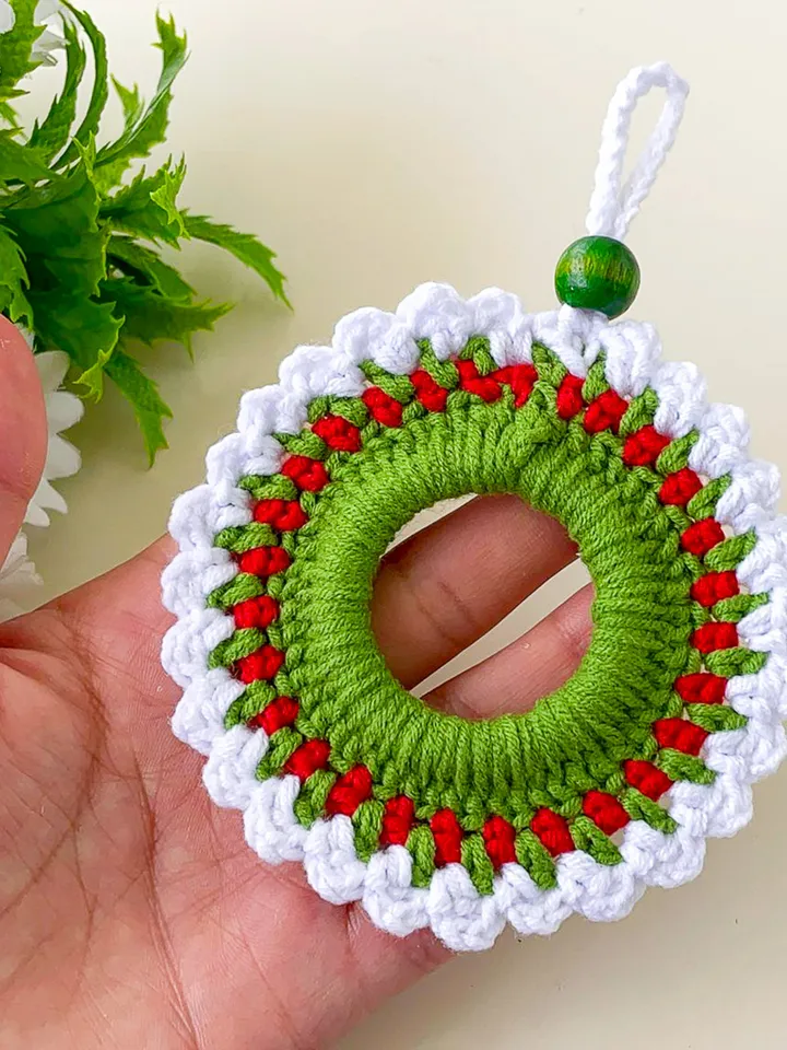 Unique Christmas Wreath Crochet Pattern, Easy Holiday Ornament PDF Tutorial, Beginner-Friendly Festive Decor, Instant Download