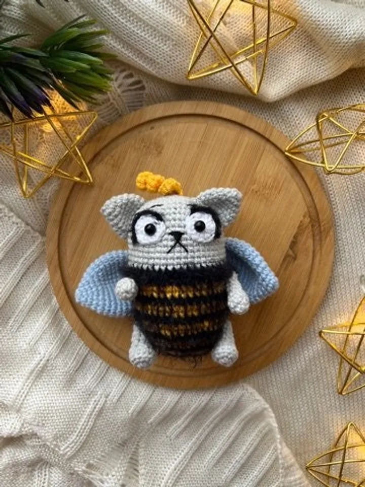 PDF Crochet Baby Cat Bee Pattern, Amigurumi Cat in Bee Costume, Cute Crochet Kitty, Amigurumi Crochet Animal Toy DIY Digital PDF Pattern
