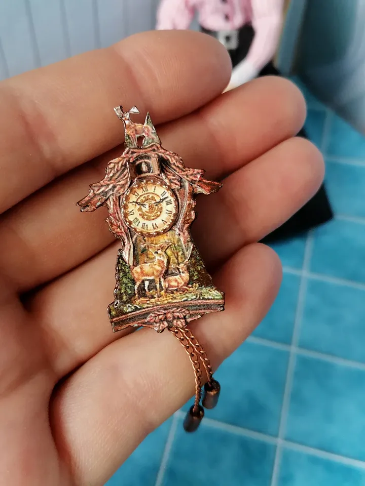 Dollhouse clock. Scale 1:12