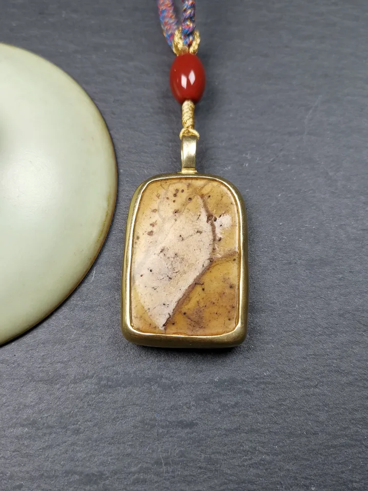 Gandhanra Old Tibetan Buddhism Kapala Amulet,Conch Shell Shankha Pendant ,46mm × 25mm