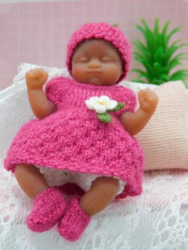 Miniature doll clothes set for tiny silicone Zuru baby doll